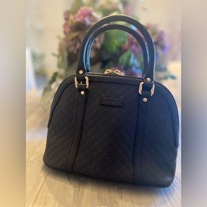 Almost New used only two times Gg Gucci Microguccissima Black